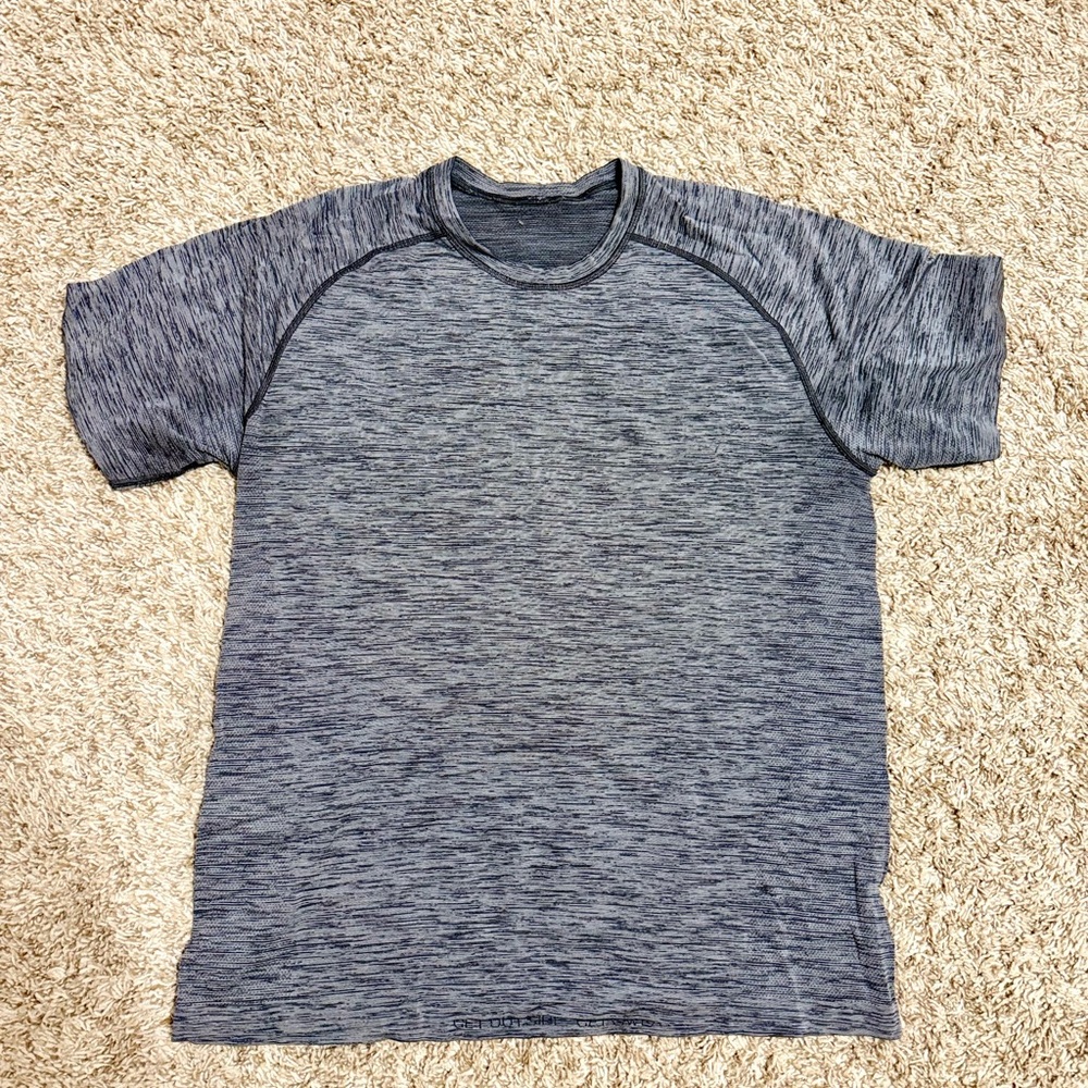 Lululemon Metal Vent Tech Men’s Gray Short Sleeve Athletic T-Shirt